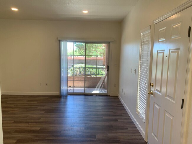 Foto del edificio - GATED, PRIVATE SUMMERLIN RETREAT!!