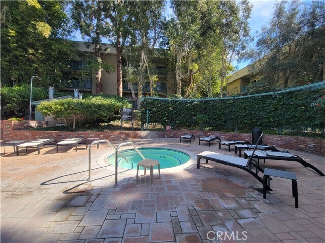 Foto del edificio - 576 N Bellflower Blvd