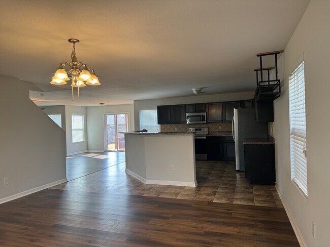 Foto del edificio - 236 Harold Murphy Dr