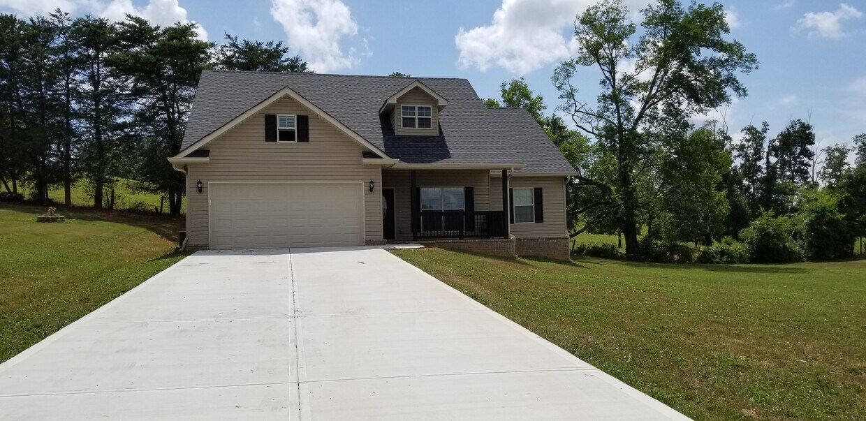 2014 Kings View Loop, Seymour, TN 37865 House Rental in Seymour, TN