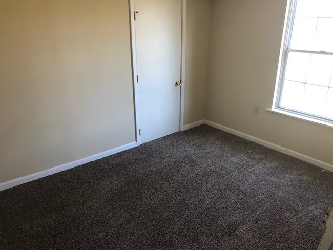 Building Photo - 3BD/1BA Single Family Home
