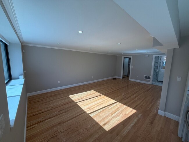 Building Photo - 1758 21st Ave