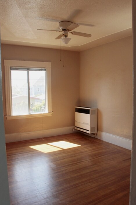 Building Photo - 1542 6th St