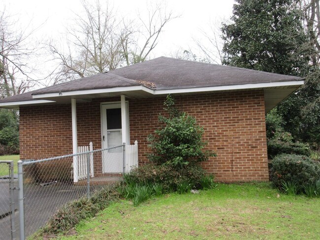 Building Photo - 3000 Cains Mill Rd