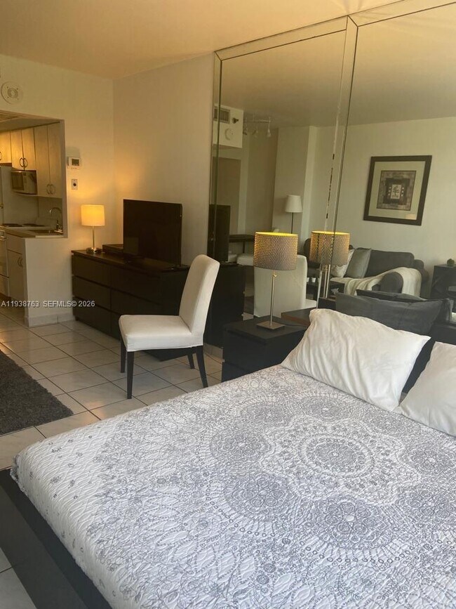 Foto del edificio - 100 Lincoln Rd