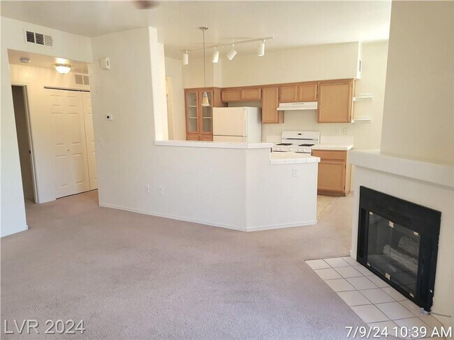 Building Photo - DESIRABLE SILVERADO RANCH 2ND FLOOR UNIT L...
