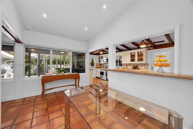 Foto del edificio - 5742 SW 51st Terrace