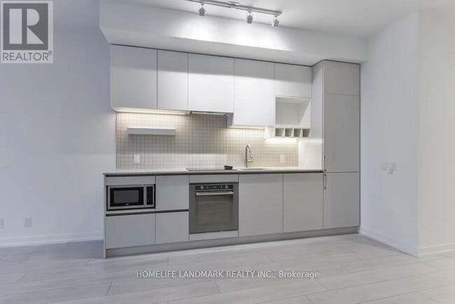 Building Photo - 5 Buttermill Ave.