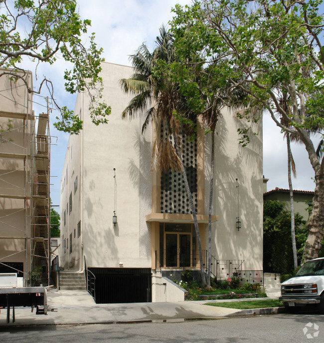 Building Photo - 245 North Almont