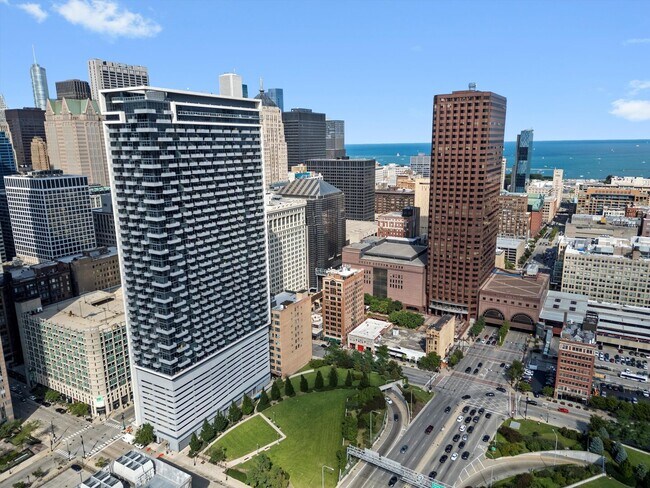 Foto del edificio - 235 W Van Buren St