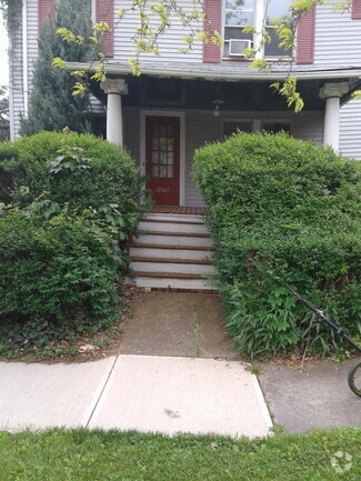 Building Photo - 17405 Woodford Ave
