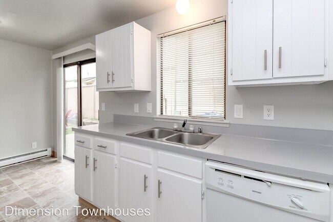 Building Photo - 305 Pattison St NE