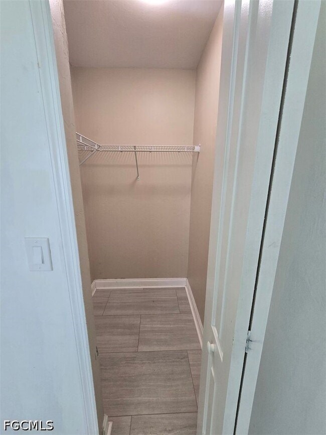 Foto del edificio - 3027 SW 23rd Ave