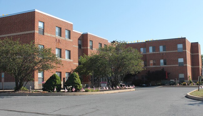 Foto del edificio - 255 W North Ave