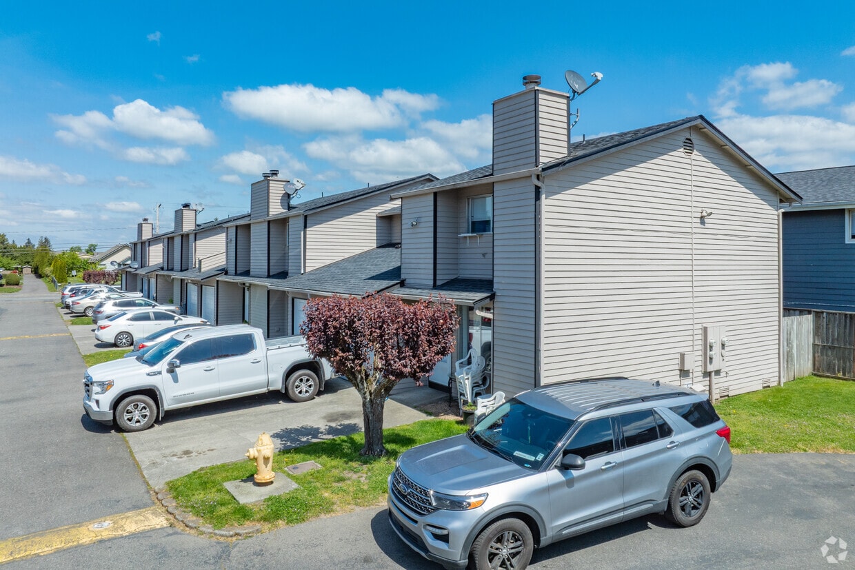 Primary Photo - 502 21st St SE