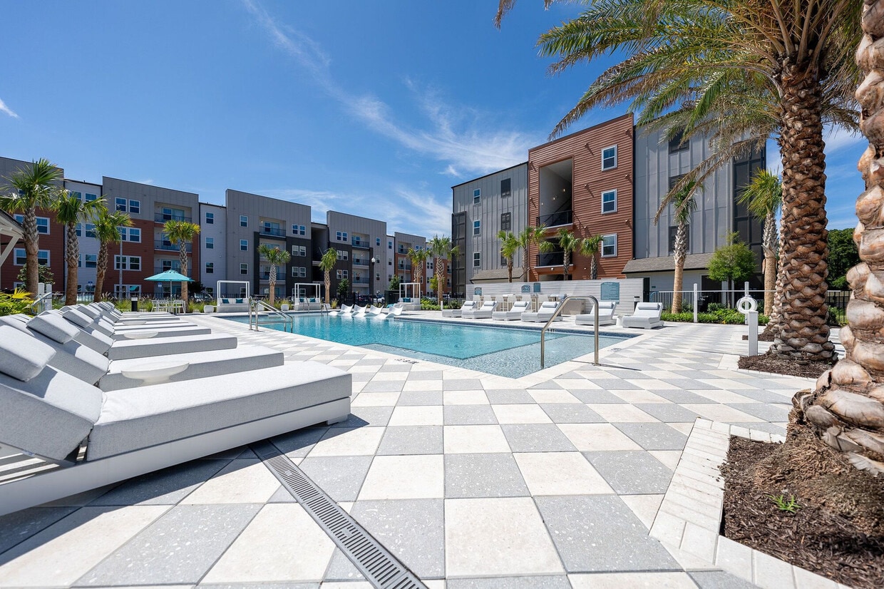 Beachline Apartments in Jacksonville, FL