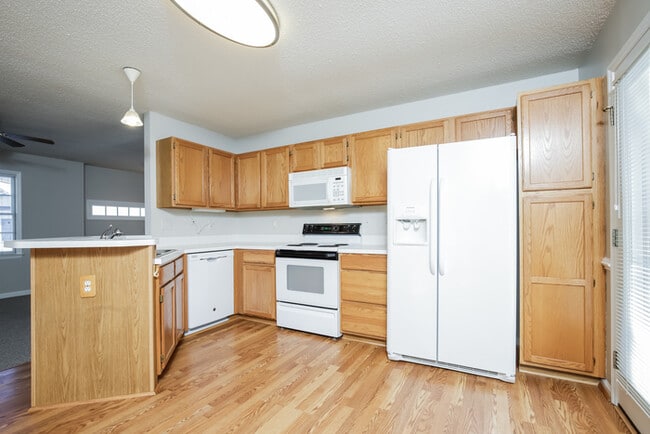 Foto del edificio - 936 Heatherstone Dr