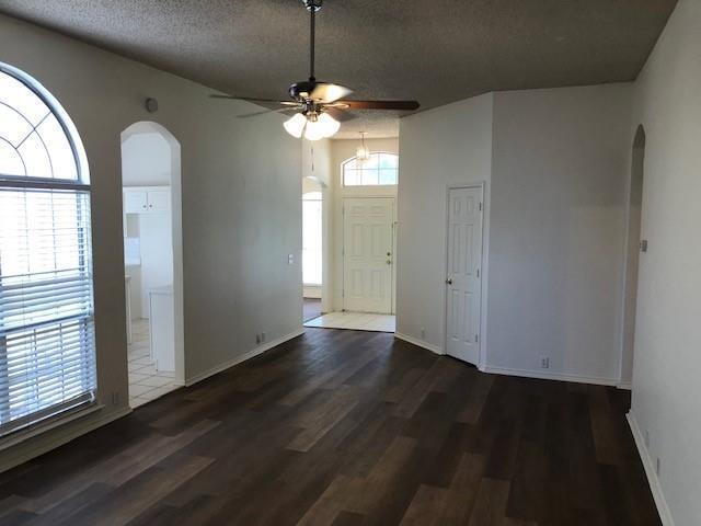 Building Photo - 7010 Inglenook Dr