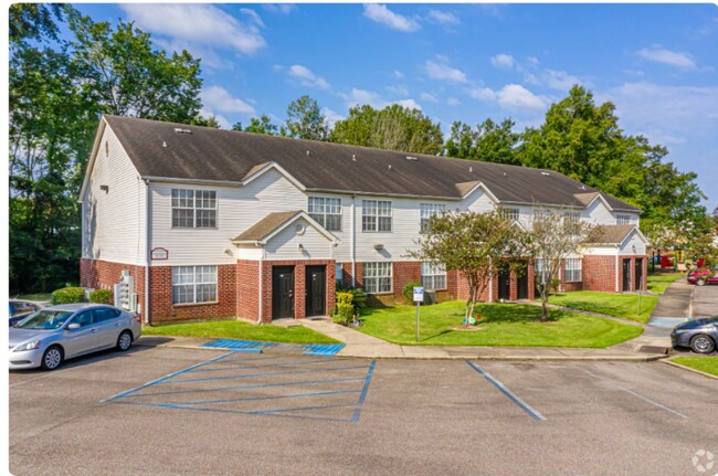 Building Photo - 2121 Lobdell Blvd