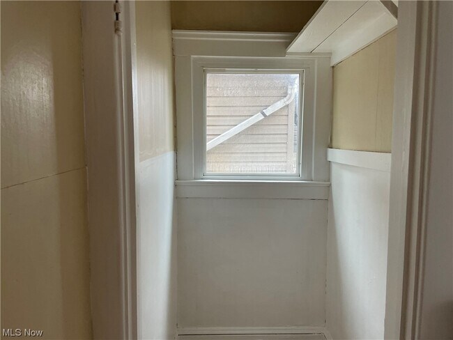 Building Photo - 45 Cotter Ave