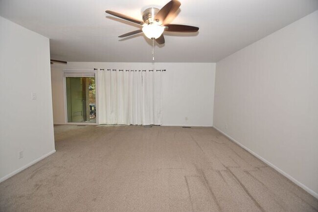 Foto del edificio - South Bend's Topsfield 1 bedroom Condo for...