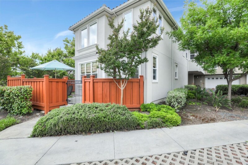 Primary Photo - 200 Vista Roma Way