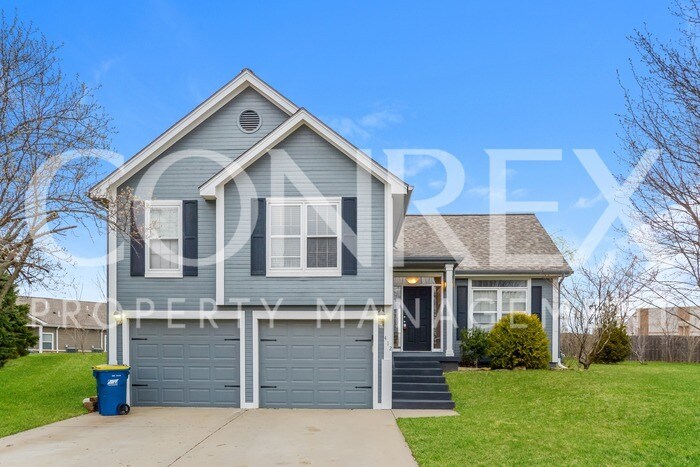 Primary Photo - Fantastic Tri-Level Home in Shadowbrook!