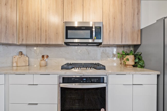 Building Photo - 44 Monroe