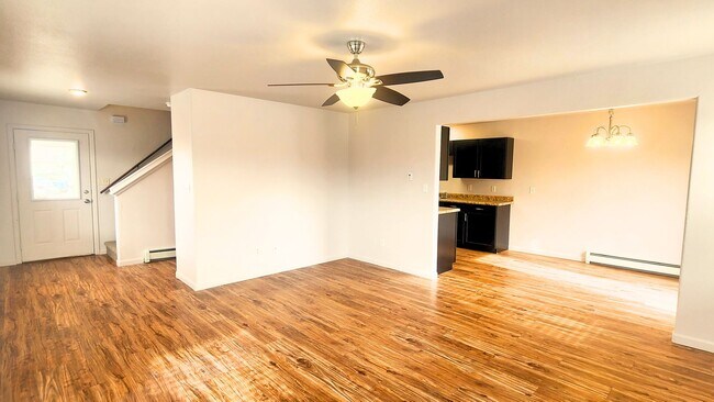 Foto del edificio - Large 4 bed duplex in Orchard Mesa