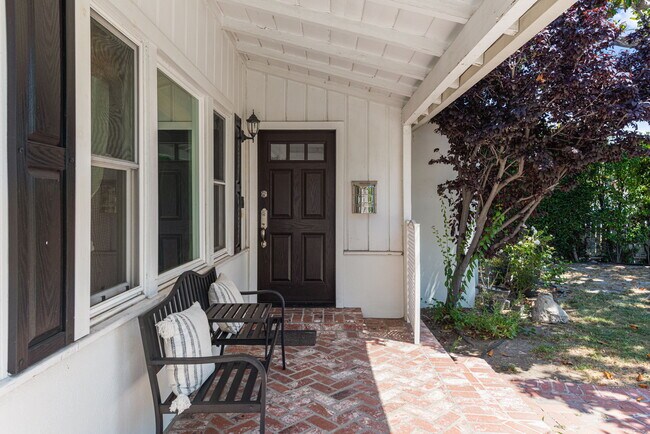 Building Photo - 4221 Sunnyslope Ave