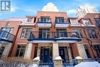 Building Photo - 330 Royal Princess Dr