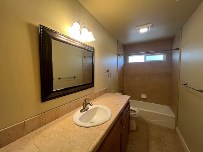 Foto del edificio - 2103 Price St