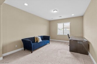 Building Photo - 11 Carolina Cherry Dr