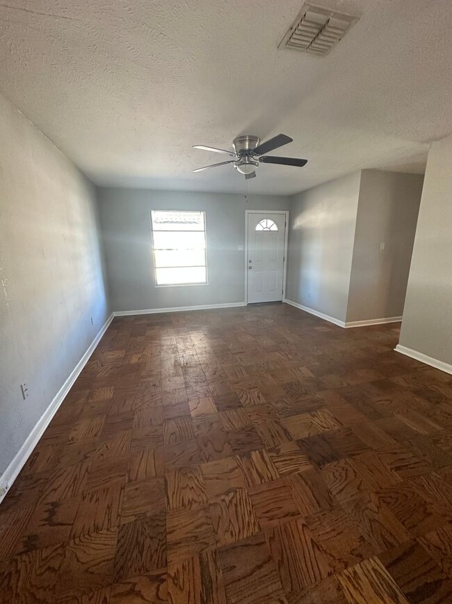 Building Photo - Cute 3 bedroom, 1 Bathroom in South Bossier