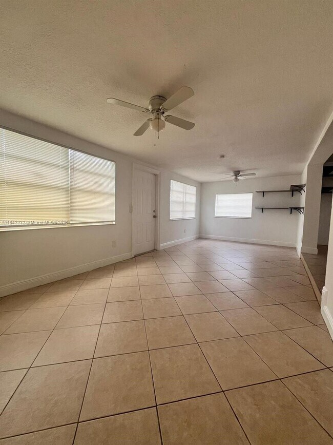 Foto del edificio - 2611 NW 16th Ct