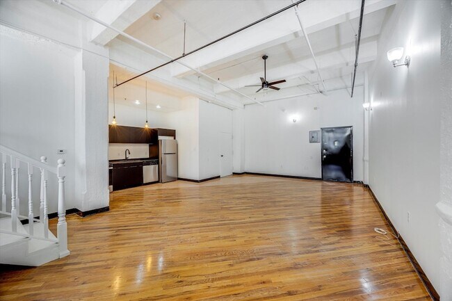 Building Photo - 2 Union St