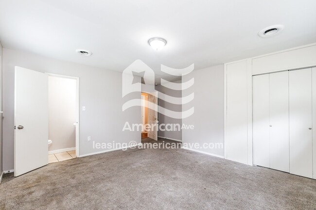 Building Photo - 408 Queen Marie Ln