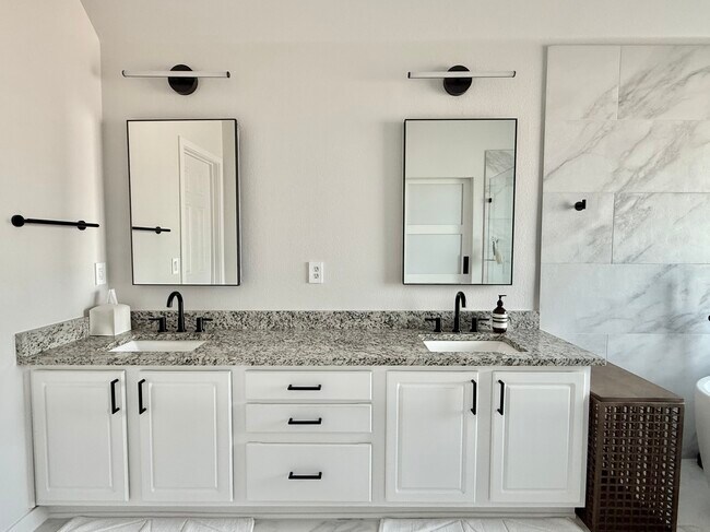 Building Photo - 2414 Thorntree Dr