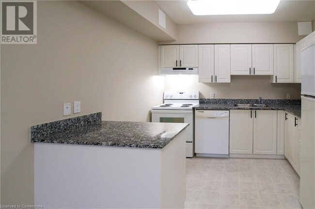Building Photo - 239 Auburn Dr