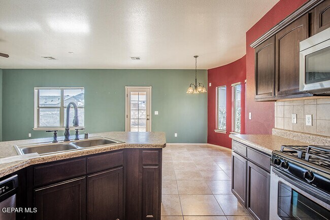 Foto del edificio - 7128 Copper Canyon Drive
