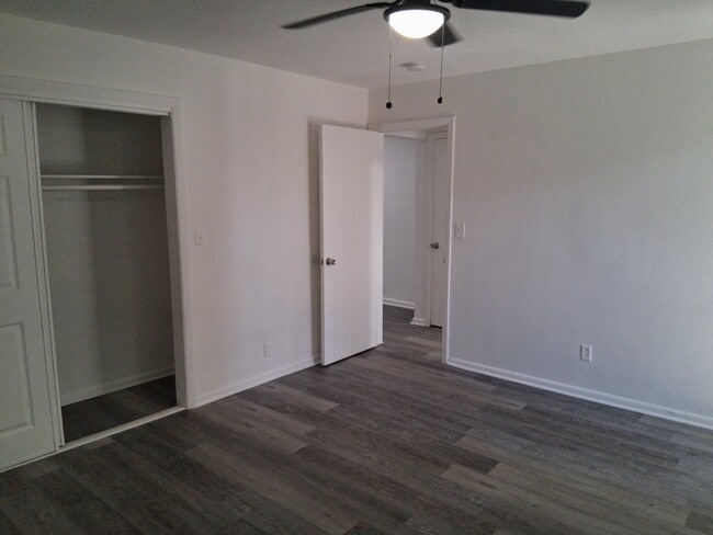 Building Photo - 4111 SW 24th Ct