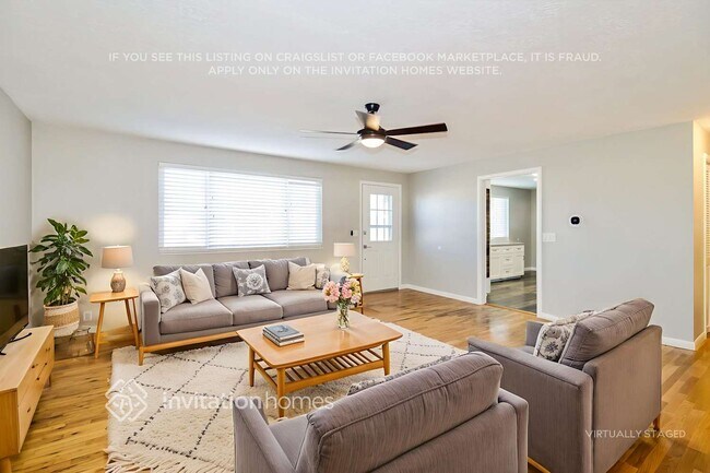 Building Photo - 381 Marquette Dr