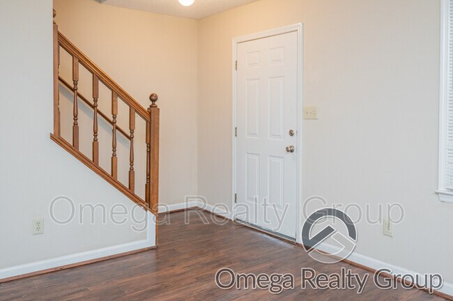 Building Photo - 2188 Cheshire Dr