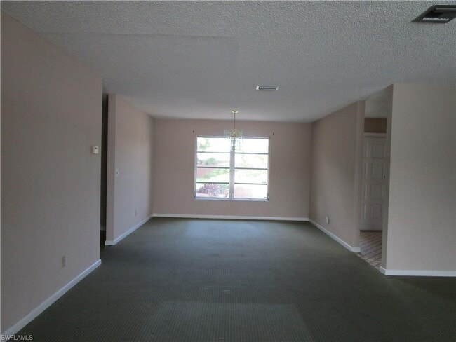 Building Photo - 209 SE 40th St