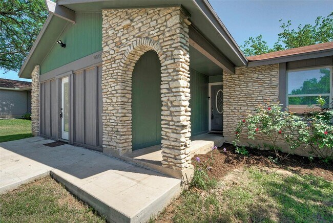 Foto del edificio - 7005 E Meadow Bend Dr