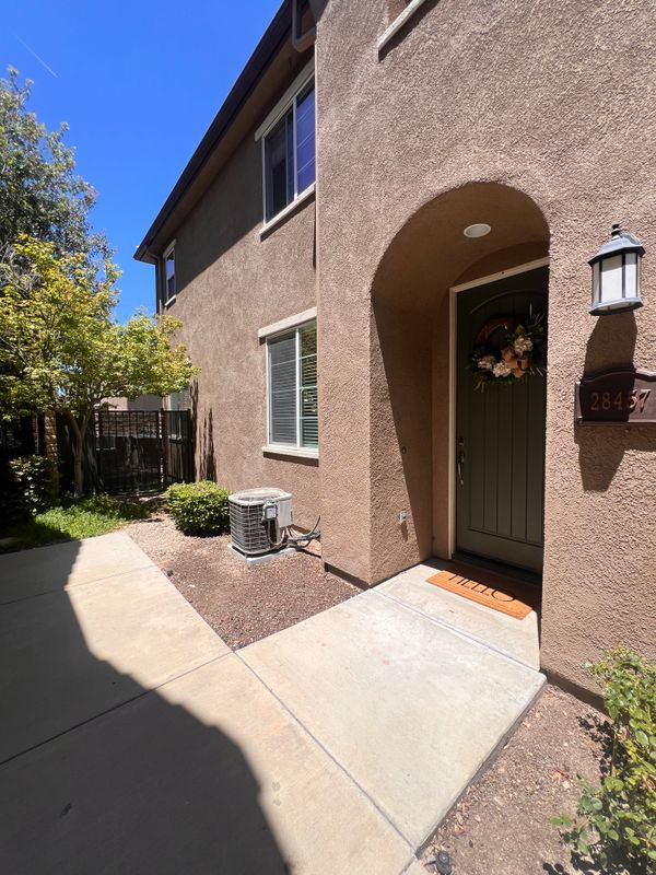 Building Photo - 28457 Mirabelle Ln