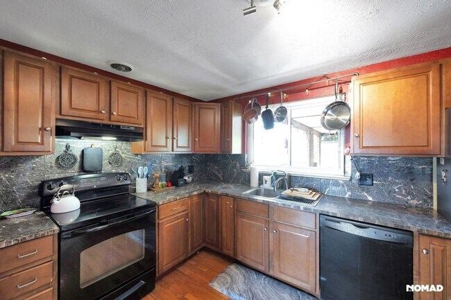 Building Photo - Charming 3BR House in Denver