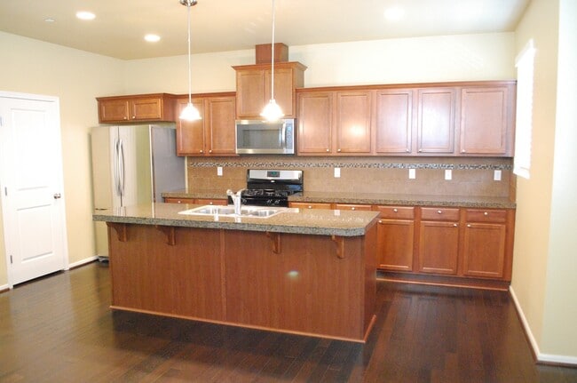 Building Photo - Townhome in Bothell, Great Location!!