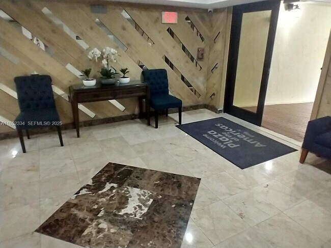 Foto del edificio - 17021 N Bay Rd