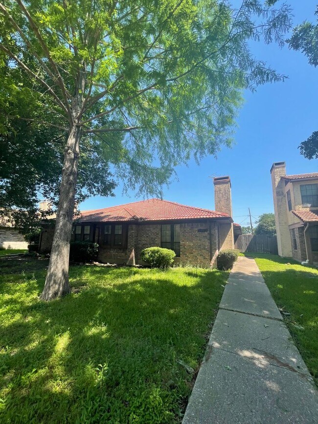 Foto del edificio - 2 Bedrooms, 2 Bathrooms, Near Northhaven &...